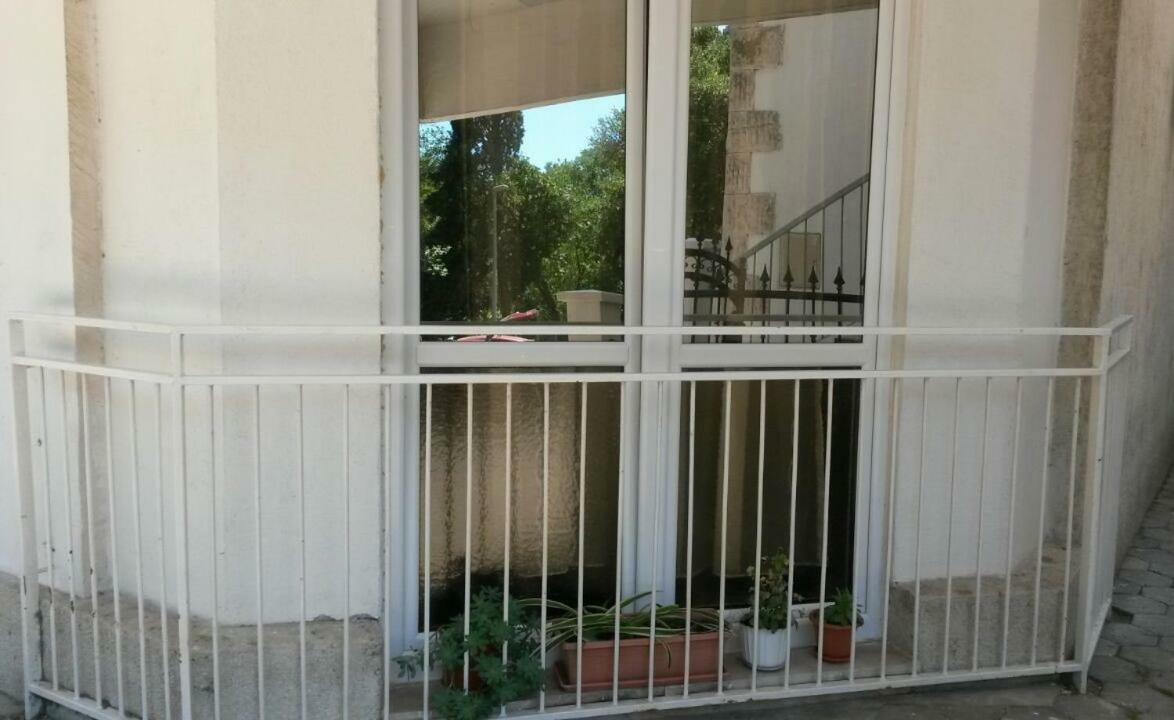 Apartman Roza Omis Ngoại thất bức ảnh