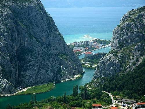 Apartman Roza Omis Ngoại thất bức ảnh